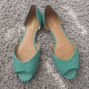 Adorable Nine West teal flats